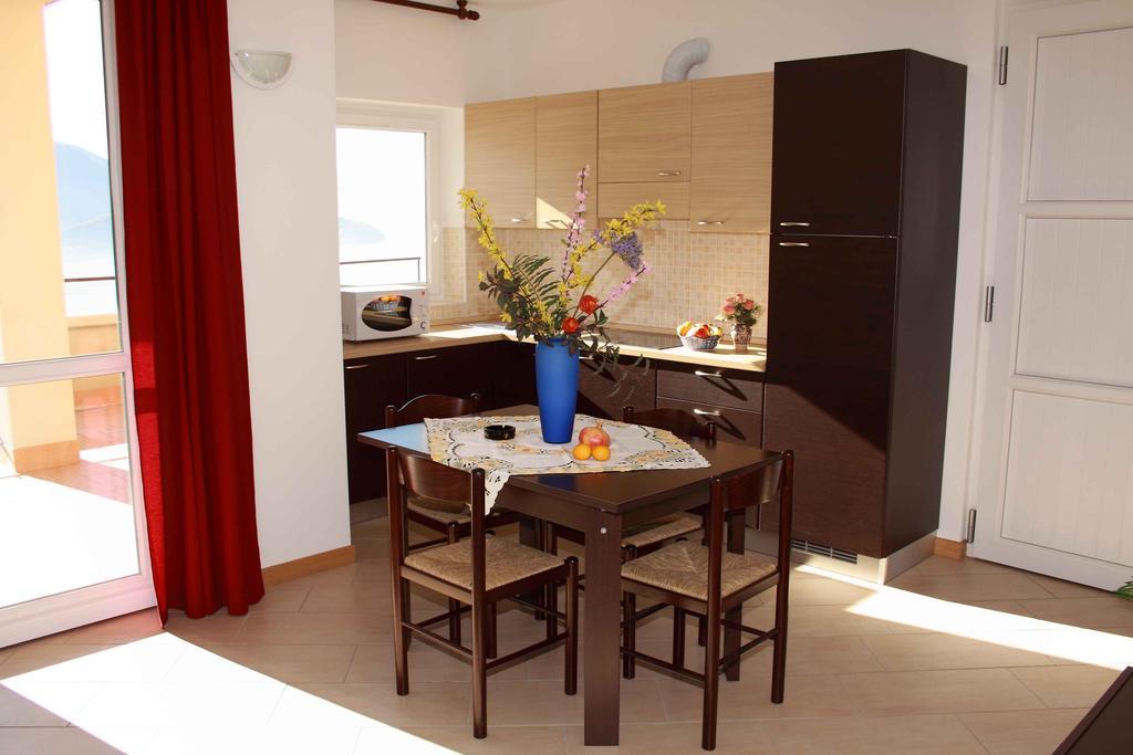 Apartamento Casa Ciclamino Vercana Habitación foto